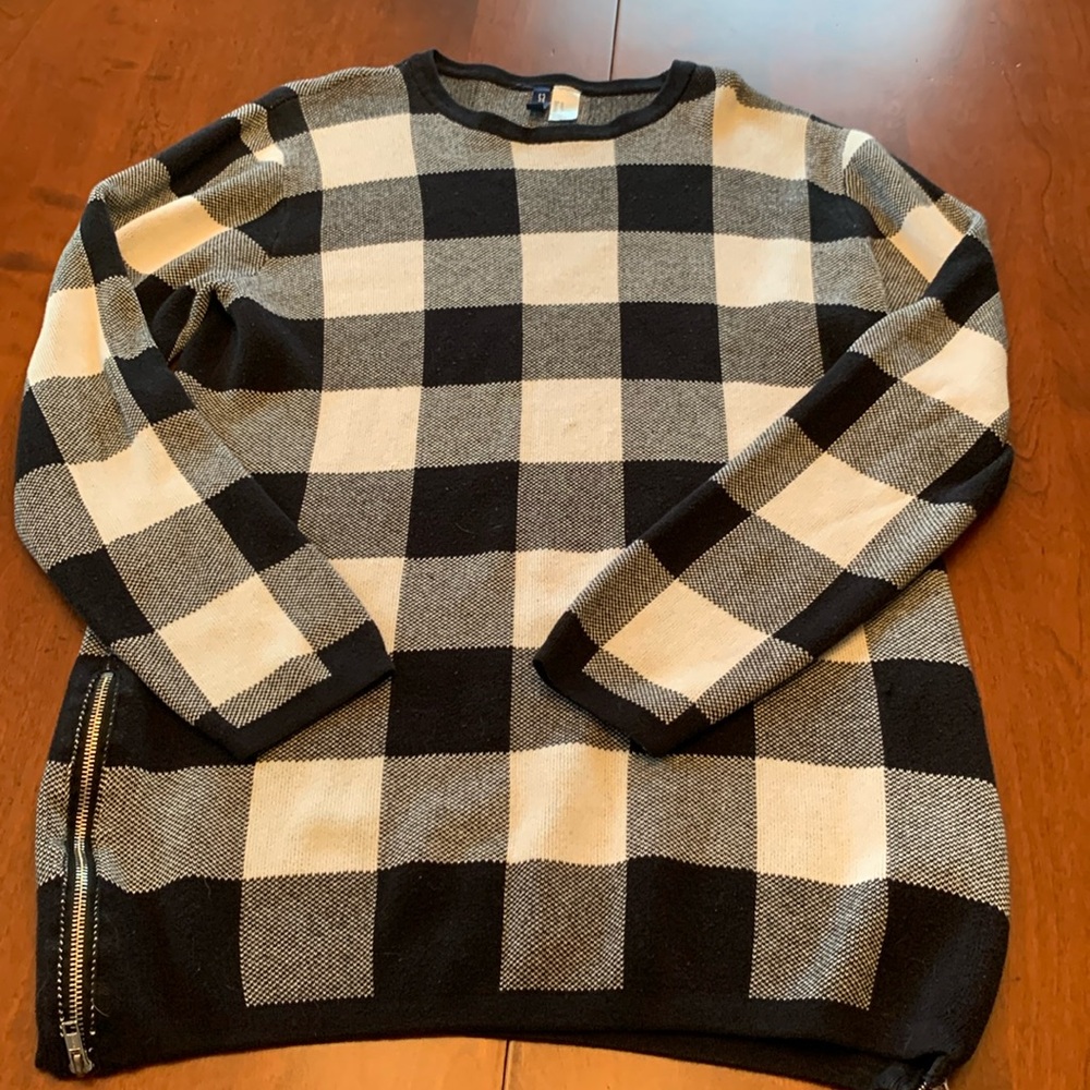Divided Black and Cream Crewneck Sweater with Bold Check Pattern